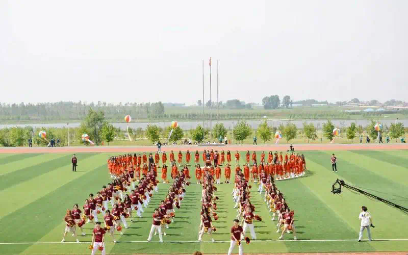 大学生用的平价网球拍